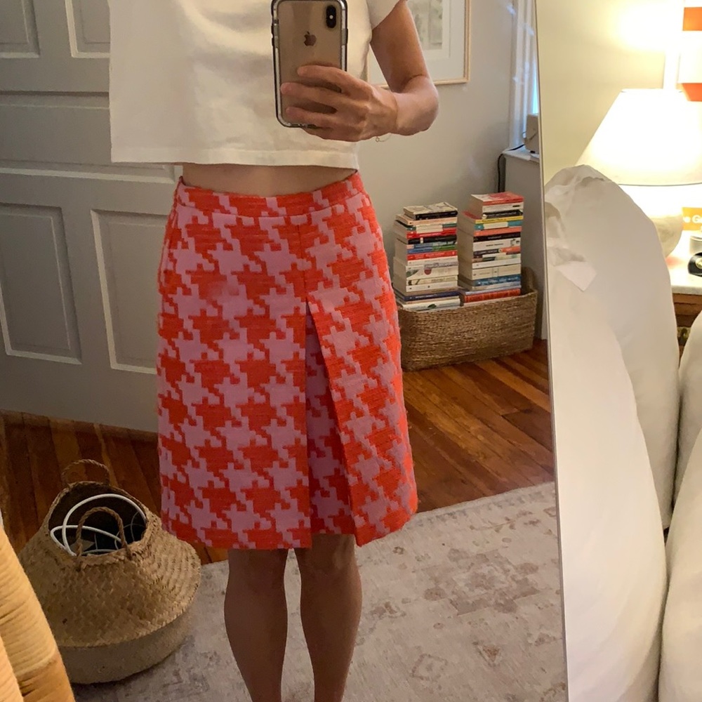 Houndstooth pencil skirt